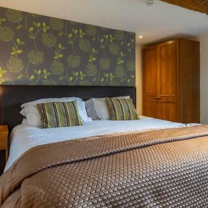 Standard King or Twin Room
